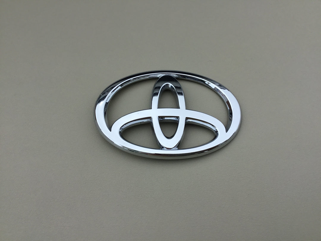 2004-2009 Toyota Prius Hood Emblem