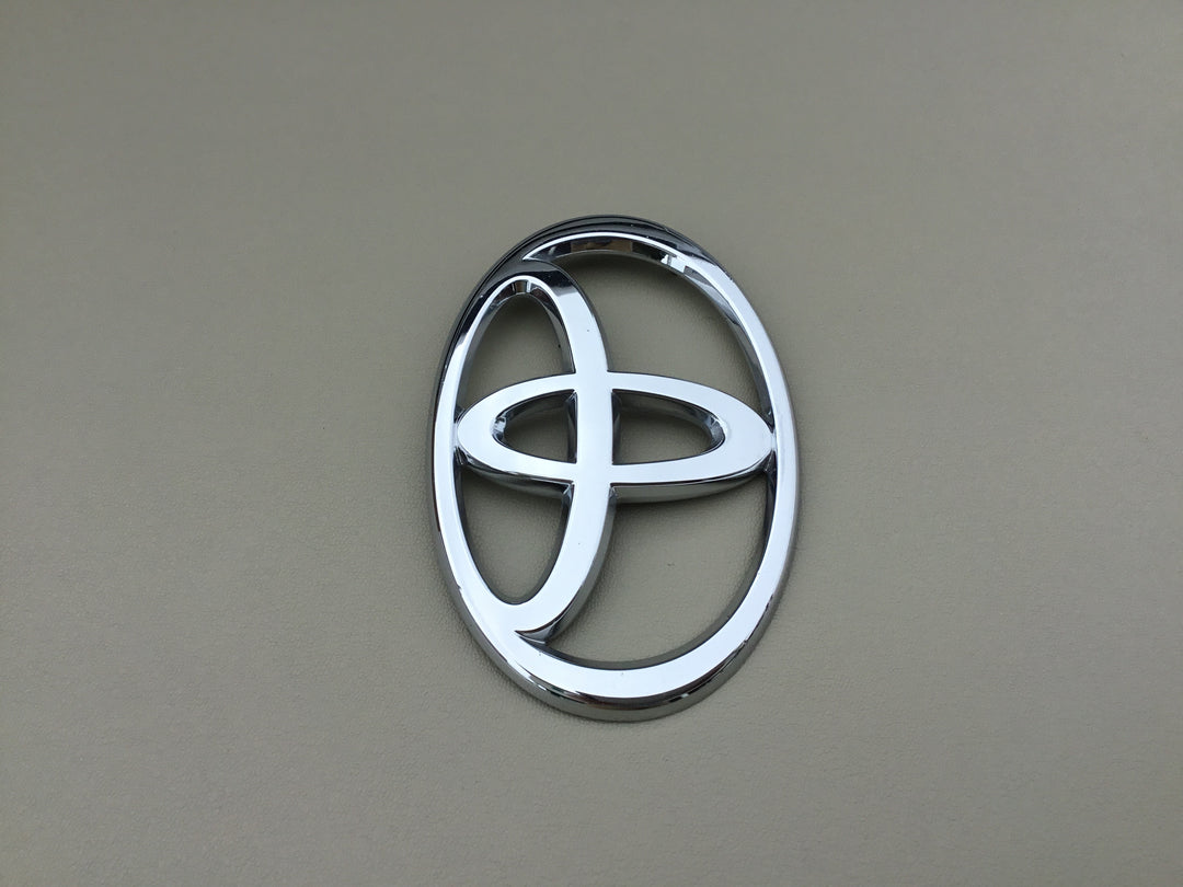 2004-2009 Toyota Prius Hood Emblem