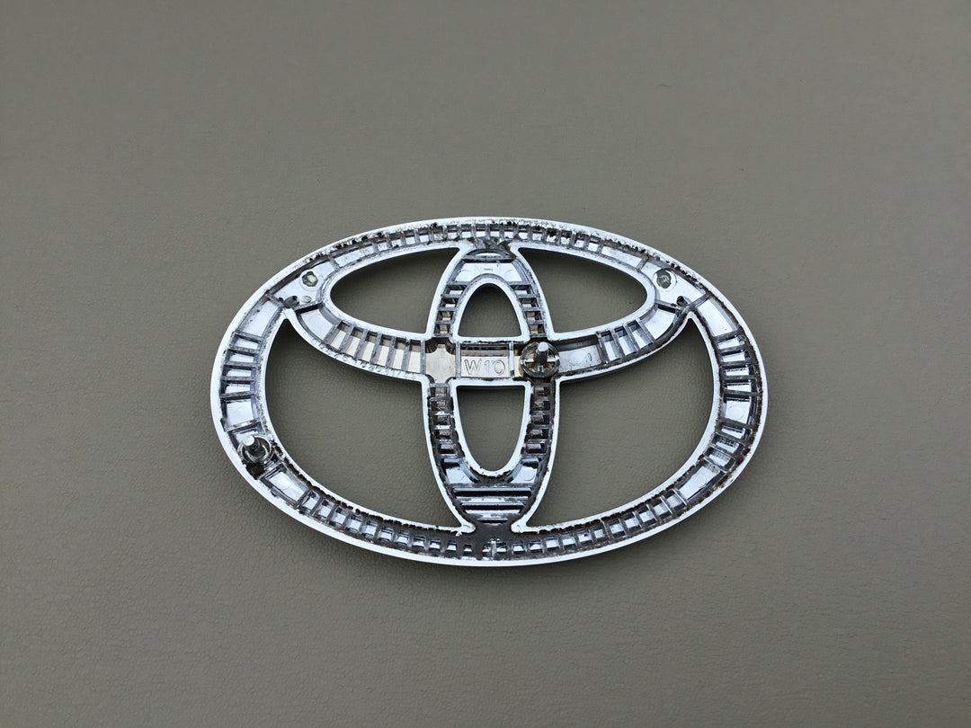 2004-2009 Toyota Prius Hood Emblem