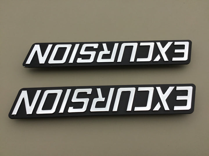 2000-2005 Ford Excursion Fender Emblem Set