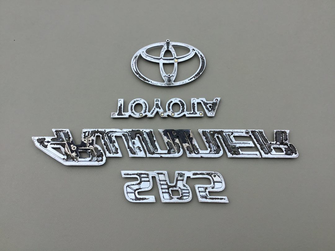 1996-2002 Toyota 4Runner SR5 Tailgate Emblem Set