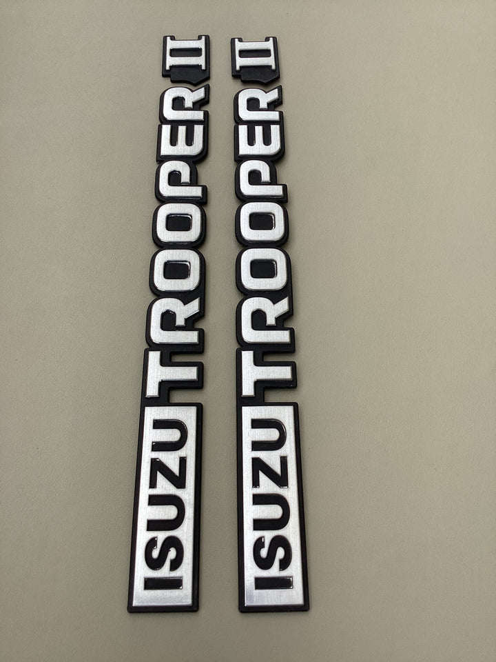 1989-1991 Isuzu Trooper II Side Quarter Emblem Set