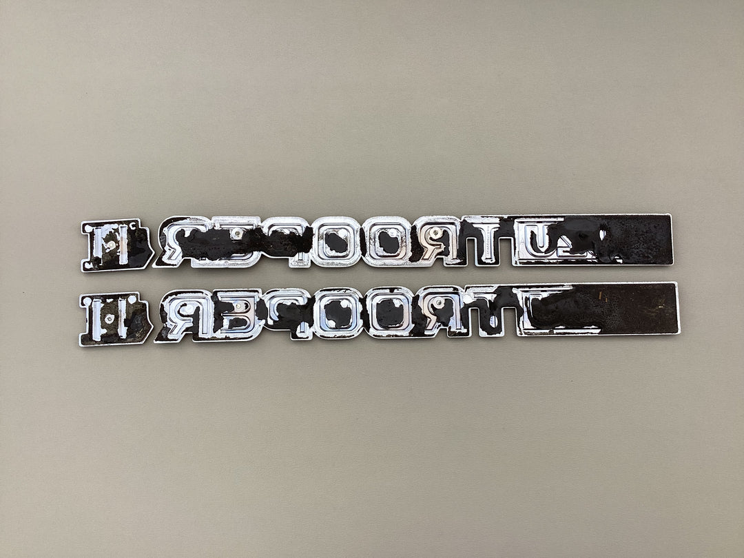 1989-1991 Isuzu Trooper II Side Quarter Emblem Set
