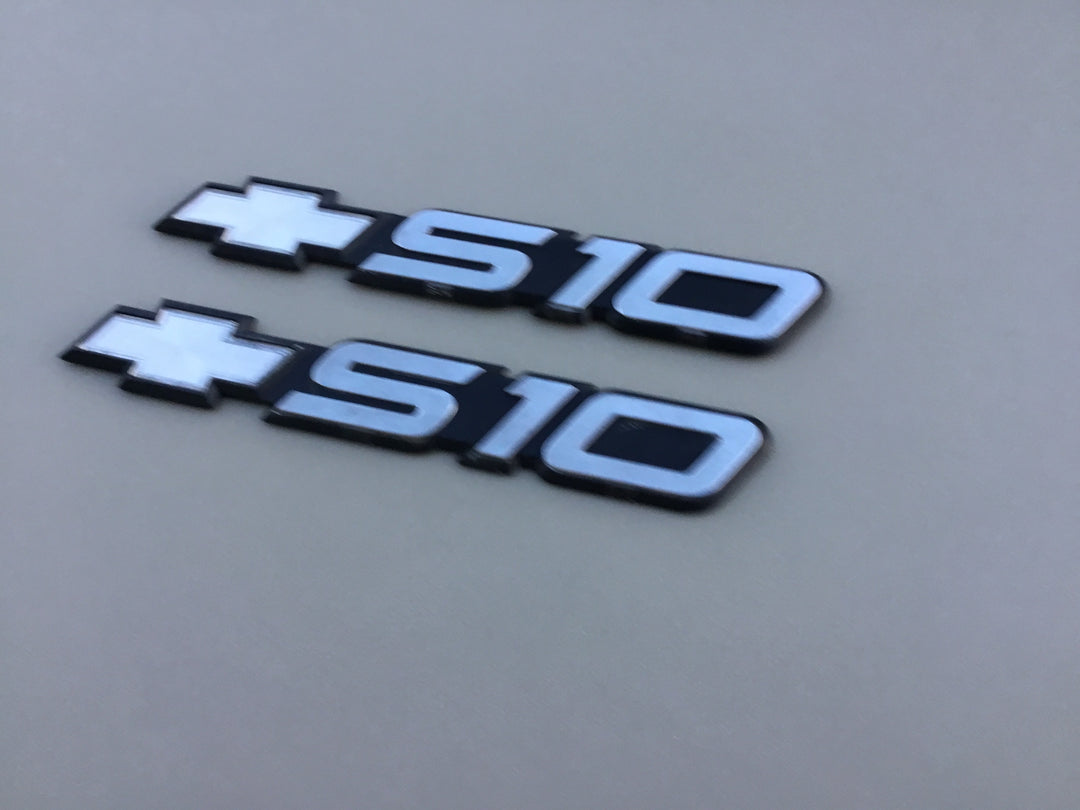1994-2004 Chevrolet S10 Door Emblem Set