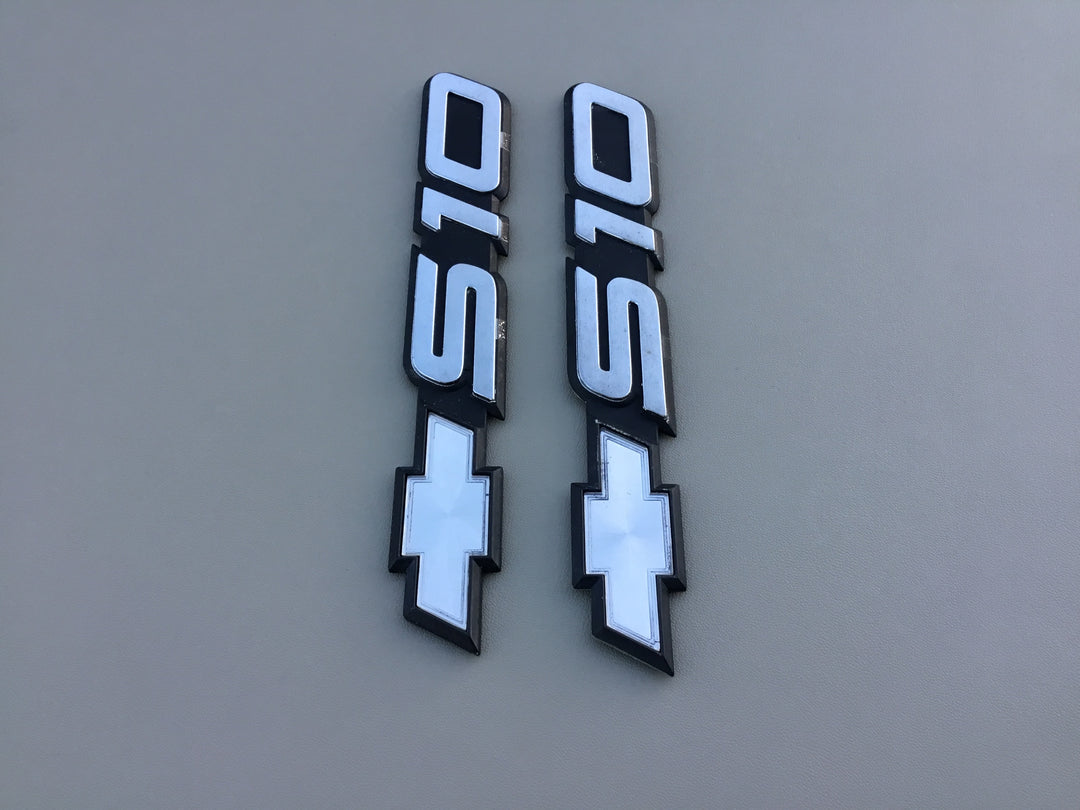 1994-2004 Chevrolet S10 Door Emblem Set