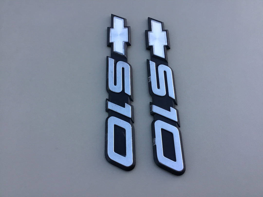 1994-2004 Chevrolet S10 Door Emblem Set
