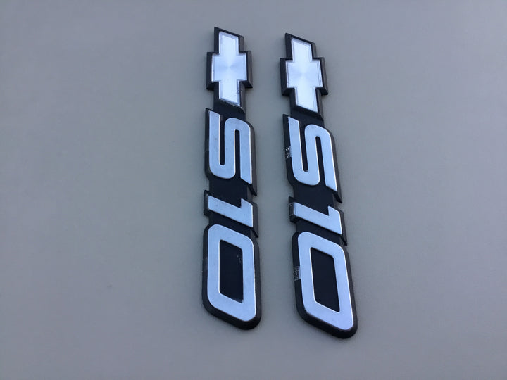 1994-2004 Chevrolet S10 Door Emblem Set