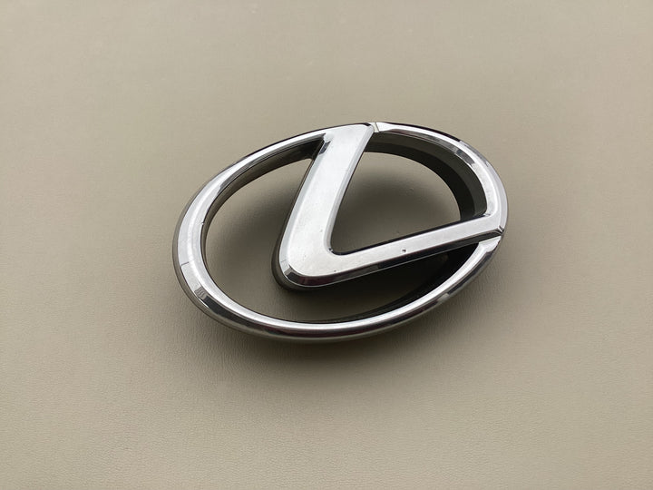 2001-2006 Lexus LS430 Grille Emblem