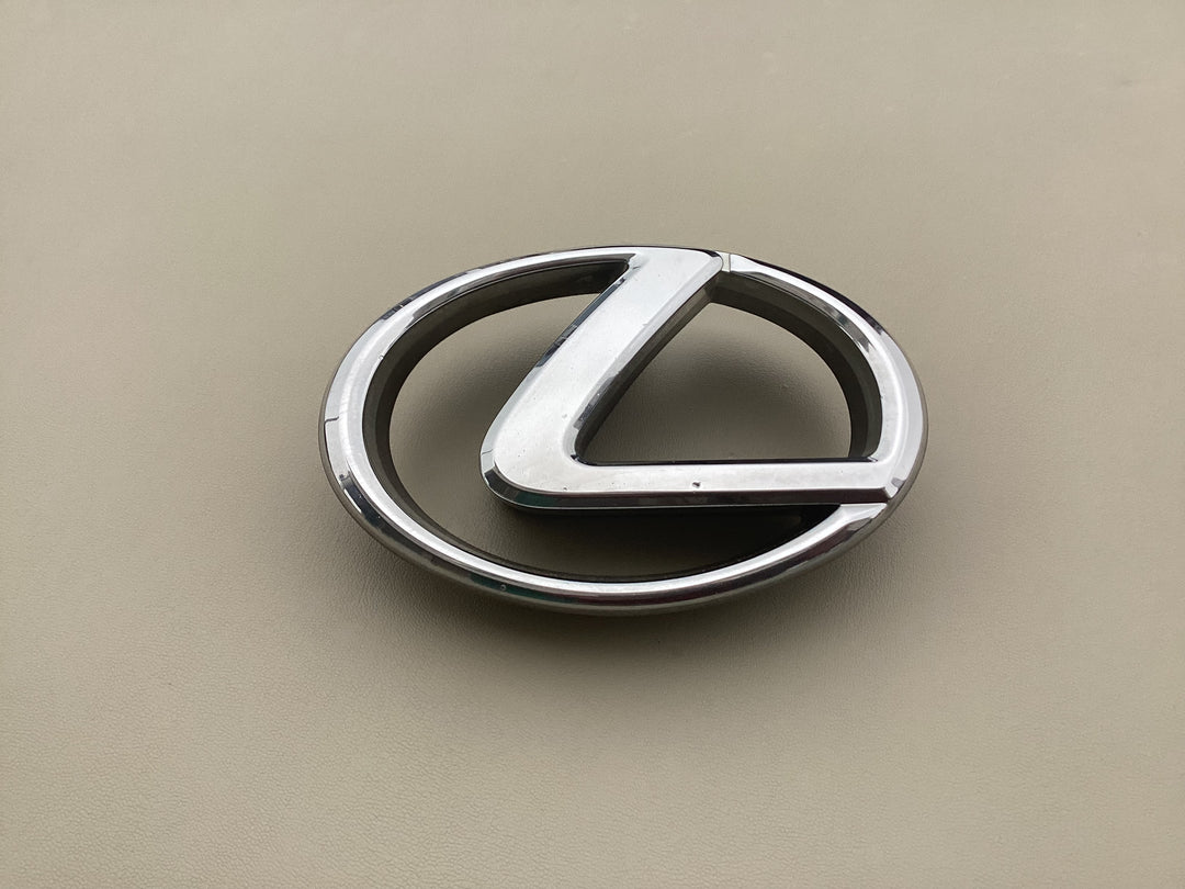 2001-2006 Lexus LS430 Grille Emblem