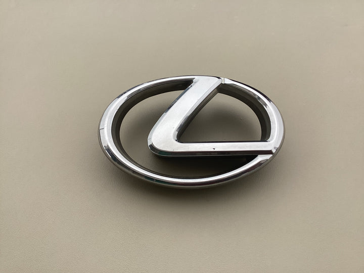 2001-2006 Lexus LS430 Grille Emblem