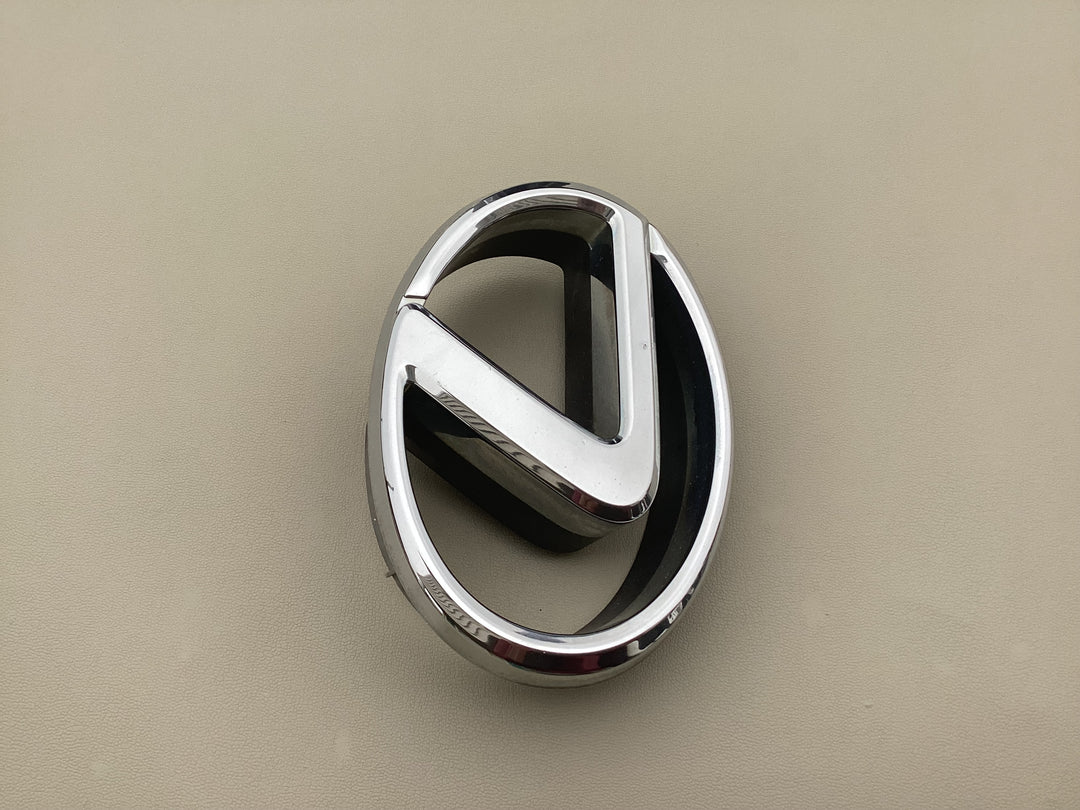 2001-2006 Lexus LS430 Grille Emblem