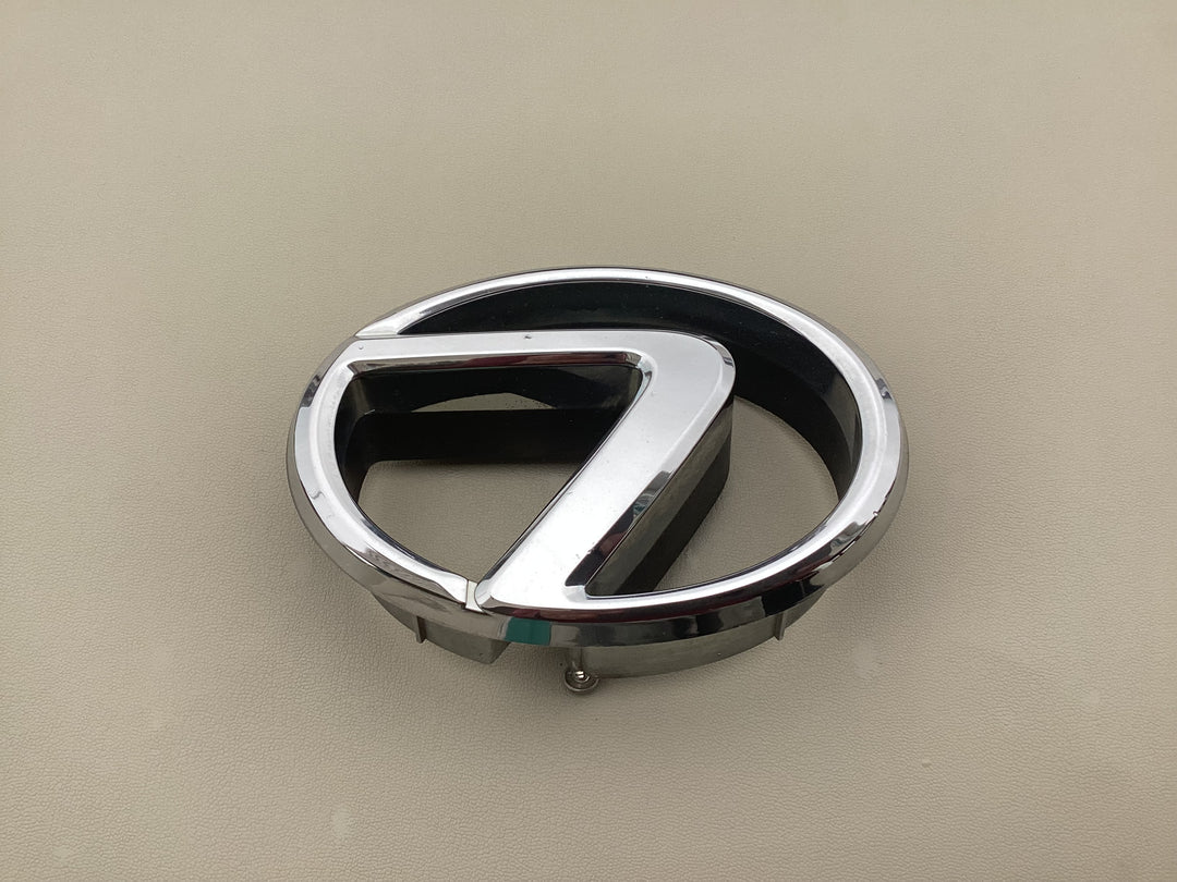 2001-2006 Lexus LS430 Grille Emblem