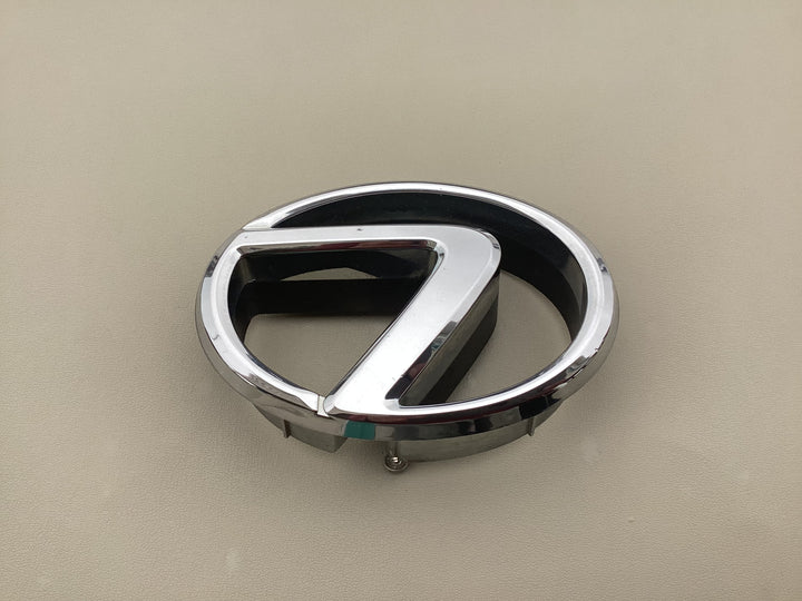 2001-2006 Lexus LS430 Grille Emblem