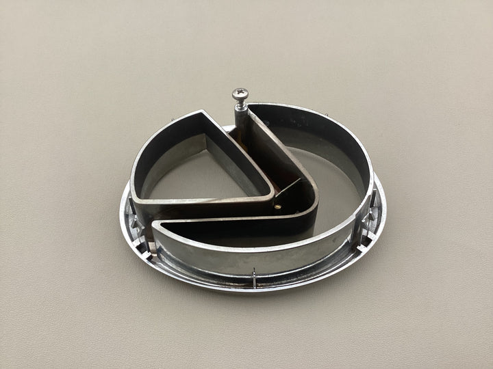 2001-2006 Lexus LS430 Grille Emblem