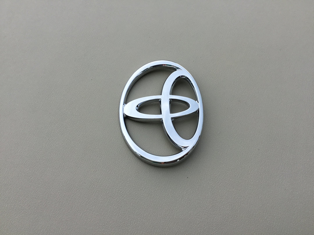 2000-2002 Toyota ECHO Front Hood Emblem
