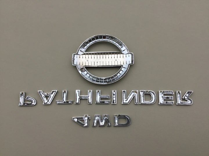 2013-2019 Nissan Pathfinder 4WD LiftGate Emblem Set
