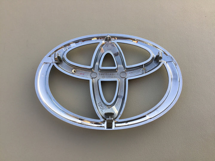 2006-2012 Toyota RAV4 Grille Emblem