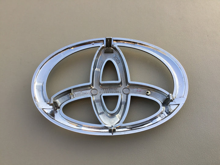 2006-2012 Toyota RAV4 Grille Emblem