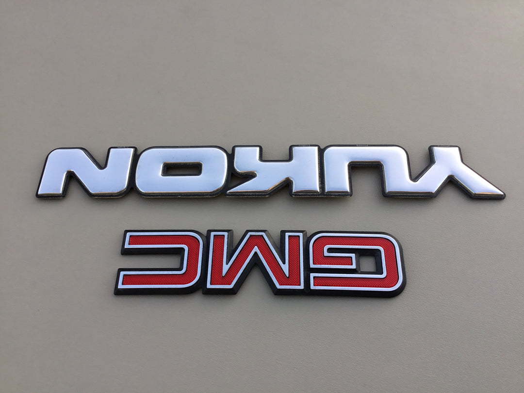 2000-2002 GMC Yukon Tailgate Emblem Set