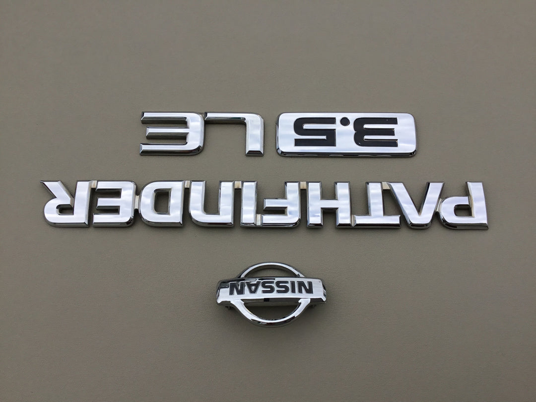 1999-2001 Nissan Pathfinder LE 3.5 Tailgate Emblem Set