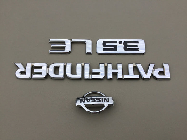 1999-2001 Nissan Pathfinder LE 3.5 Tailgate Emblem Set