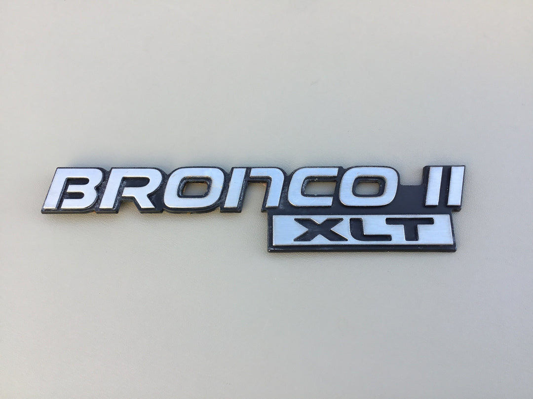 1989-1990 Ford Bronco II XLT Fender Emblem