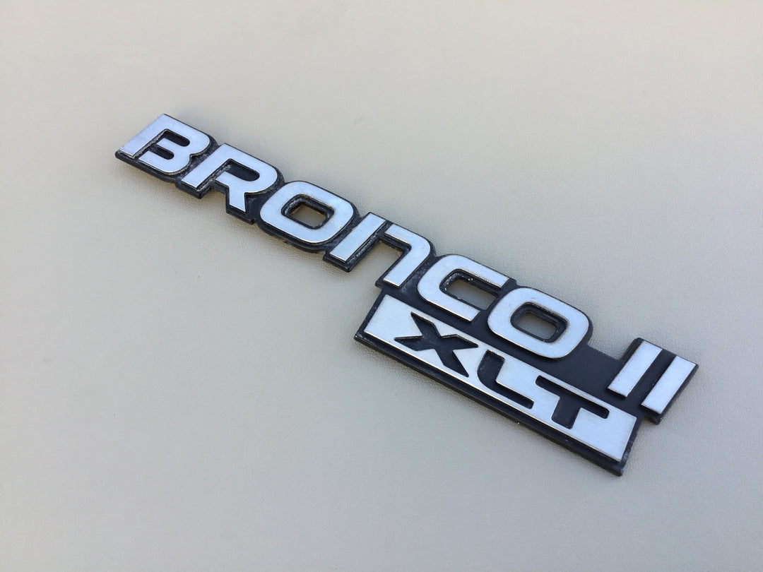 1989-1990 Ford Bronco II XLT Fender Emblem