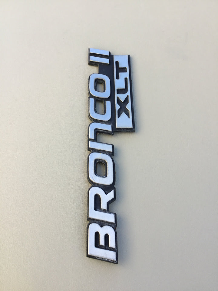 1989-1990 Ford Bronco II XLT Fender Emblem