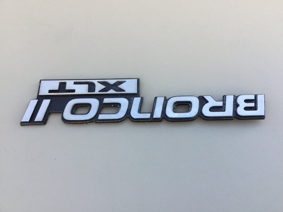 1989-1990 Ford Bronco II XLT Fender Emblem