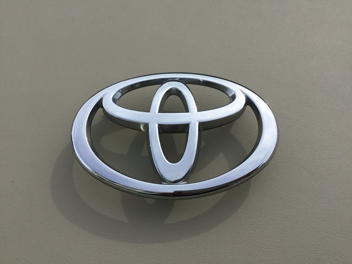 2001-2003 Toyota RAV4 Grille Emblem