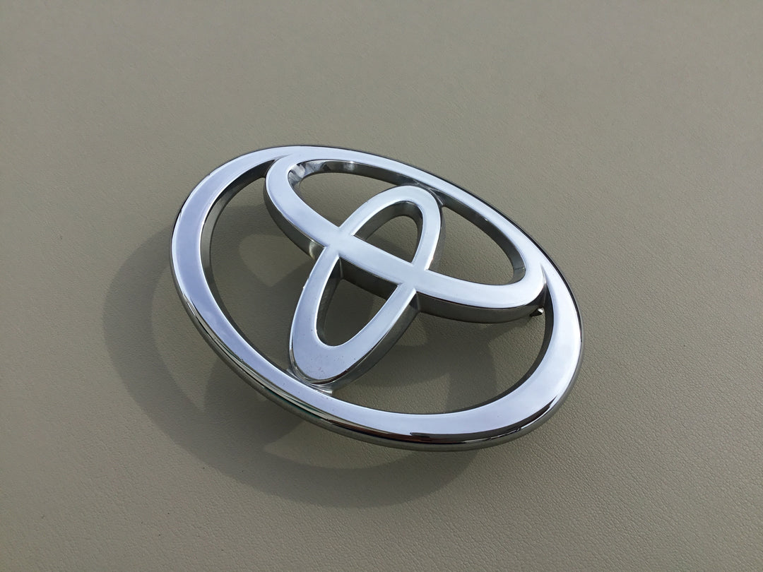 2001-2003 Toyota RAV4 Grille Emblem