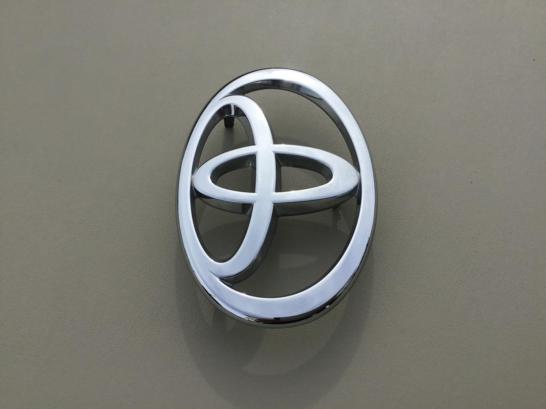 2001-2003 Toyota RAV4 Grille Emblem