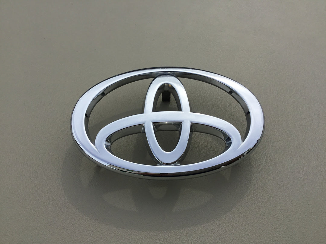 2001-2003 Toyota RAV4 Grille Emblem