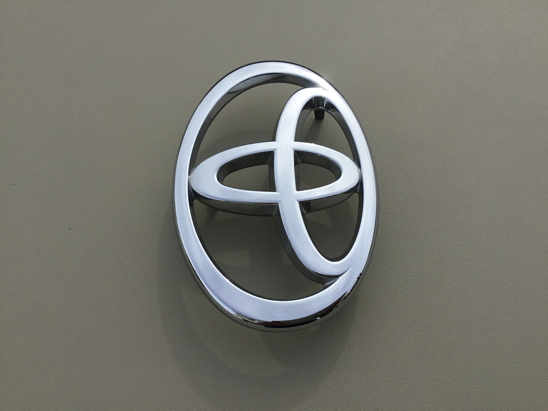 2001-2003 Toyota RAV4 Grille Emblem