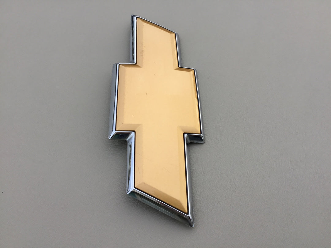 2007-2013 Chevrolet Tahoe / Suburban Tailgate Bowtie Emblem