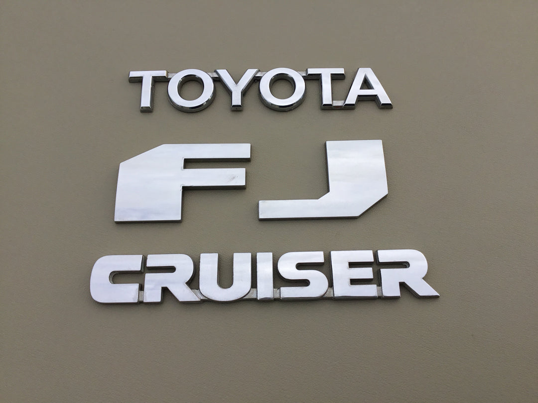 2007-2014 Toyota FJ Cruiser Tailgate Emblem Set