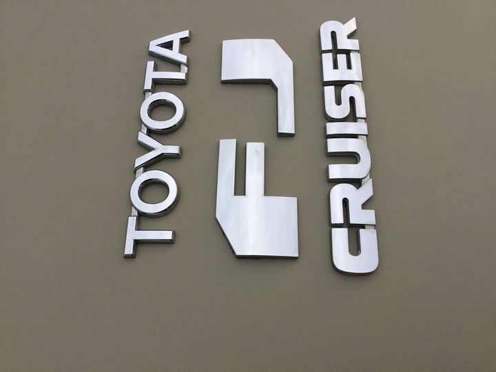 2007-2014 Toyota FJ Cruiser Tailgate Emblem Set