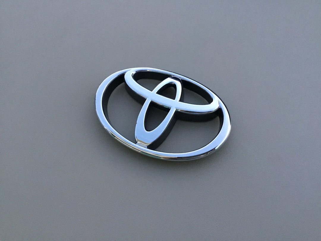 1993-1998 Toyota T100 Grille Emblem