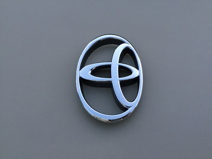 1993-1998 Toyota T100 Grille Emblem