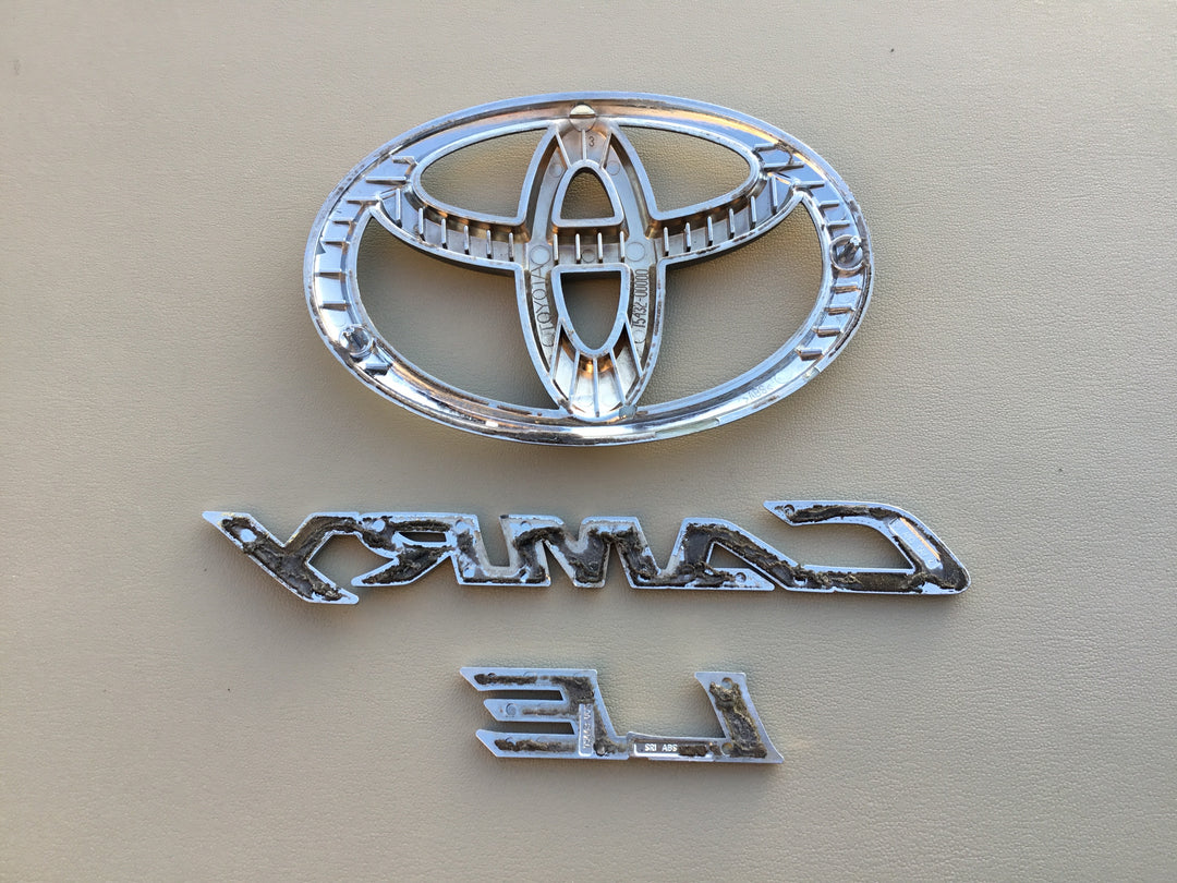 2007-2011 Toyota Camry LE Trunk Emblem Set