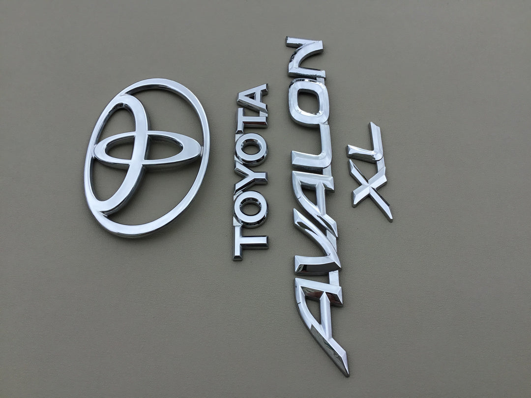 2001-2004 Toyota Avalon XL Trunk Emblem Set