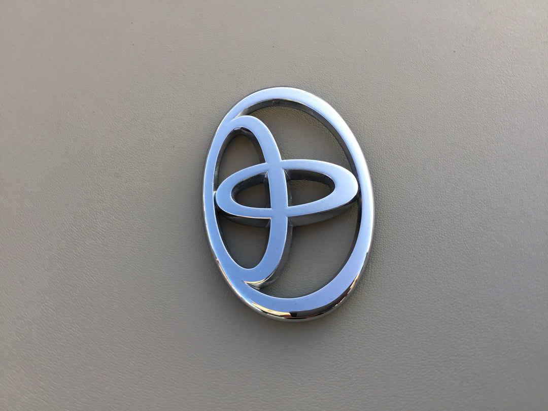 2000-2002 Toyota Celica Grille Emblem