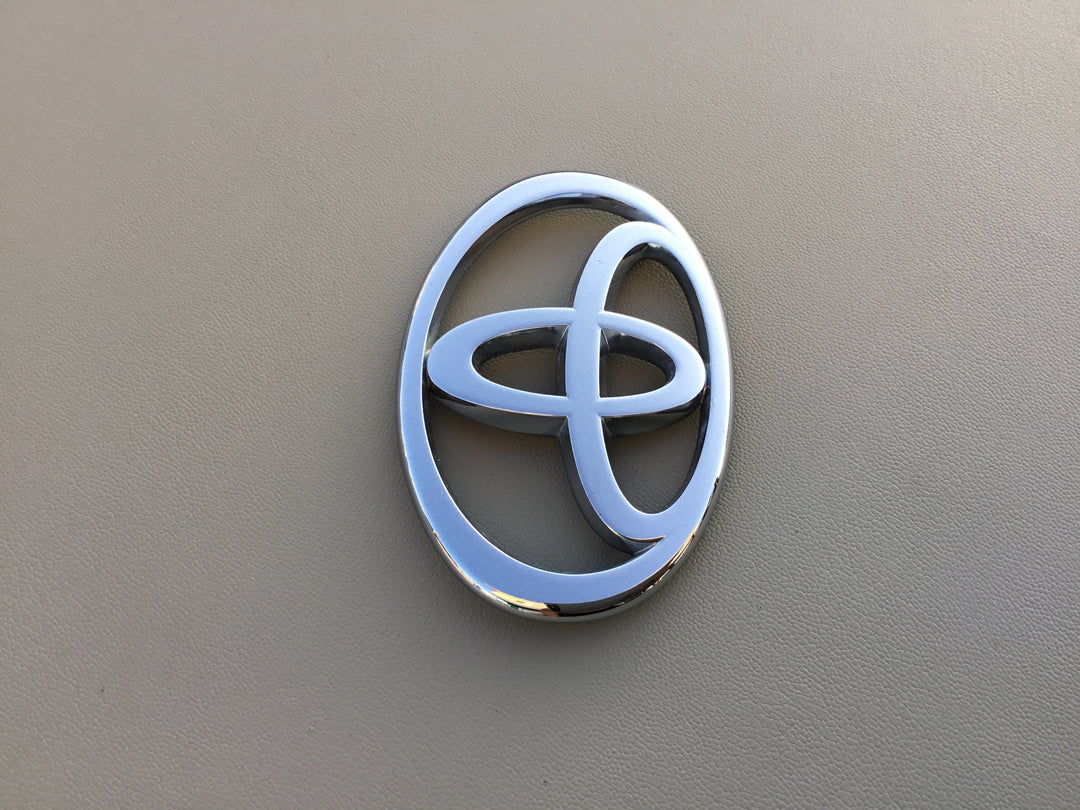 2000-2002 Toyota Celica Grille Emblem