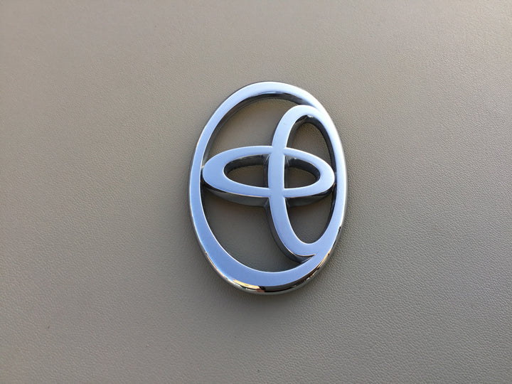 2000-2002 Toyota Celica Grille Emblem