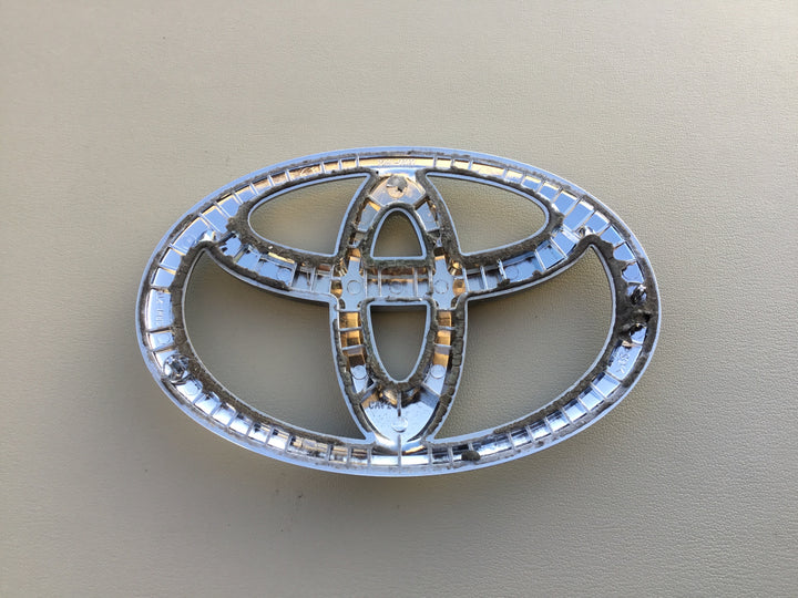 2011-2017 Toyota Sienna Front Hood Emblem