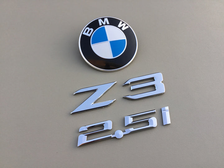 2000-2002 BMW Z3 2.5i Trunk Emblem Set