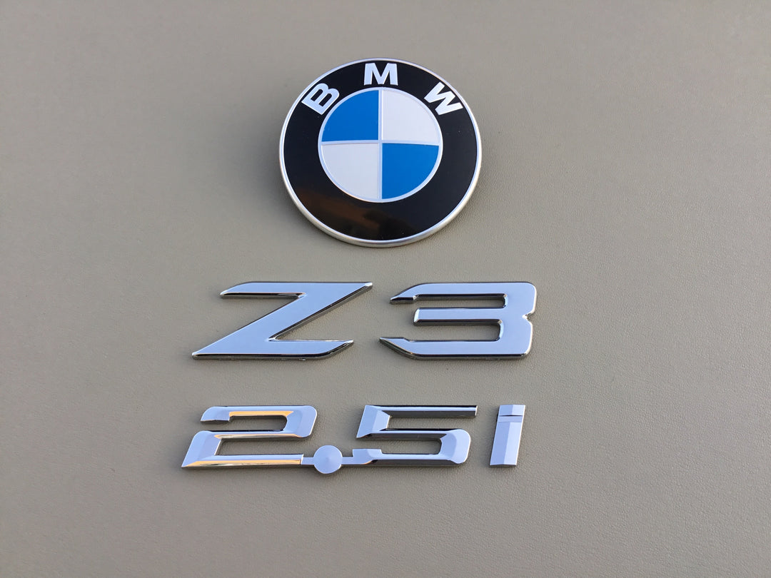 2000-2002 BMW Z3 2.5i Trunk Emblem Set