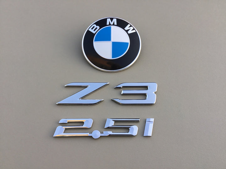 2000-2002 BMW Z3 2.5i Trunk Emblem Set