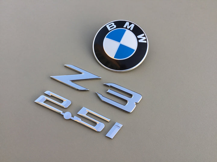 2000-2002 BMW Z3 2.5i Trunk Emblem Set
