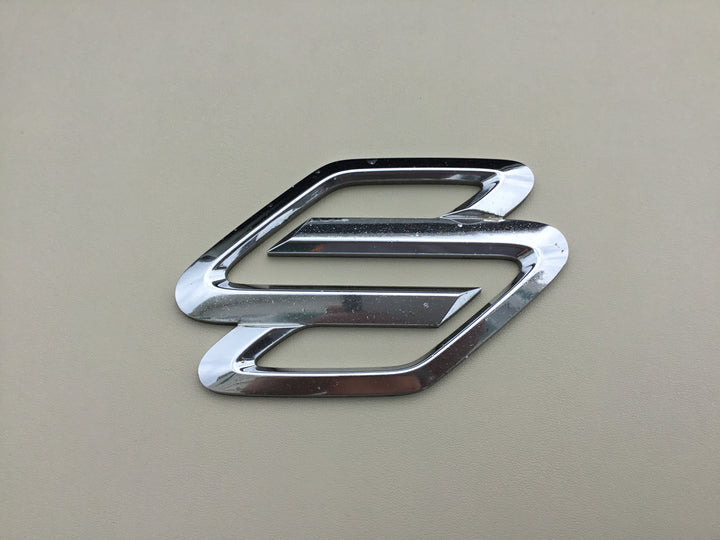 2004-2005 Suzuki XL-7 Grand Vitara Grill Emblem